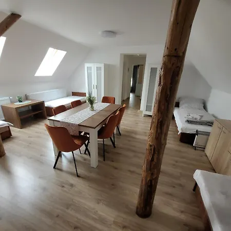 20a, Dom 11 Miejsc 빌라