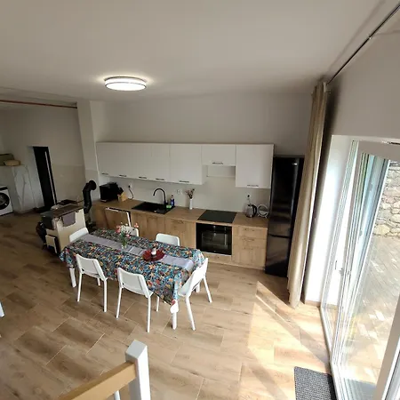 20a, Dom 11 Miejsc 빌라 *