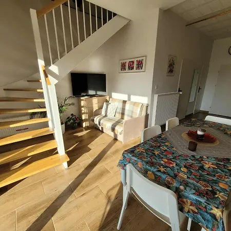 20a, Dom 11 Miejsc 빌라 Bladkowo