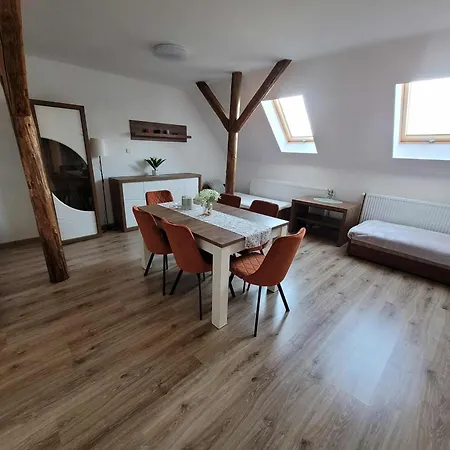 20a, Dom 11 Miejsc *