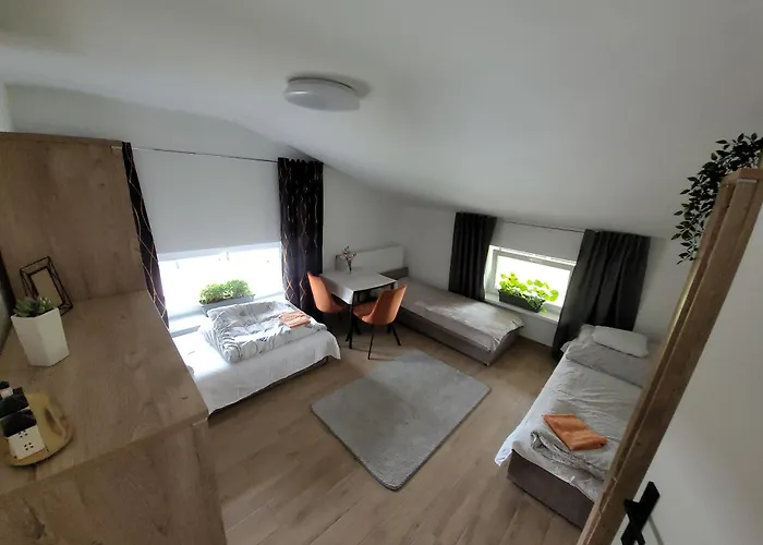 20a, Dom 11 Miejsc * Bladkowo