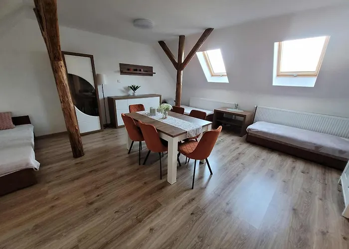 20a, Dom 11 Miejsc *